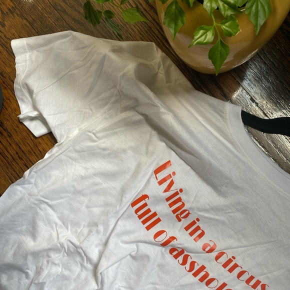 Medium custom design t-shirt white - Picture 2 of 3